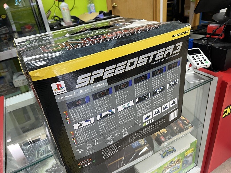 VOLANTE SPEEDSTER 3 PS1/PS2 ARDISTEL CON JUEGO NEED FOR SPEED CARBONO - USADO