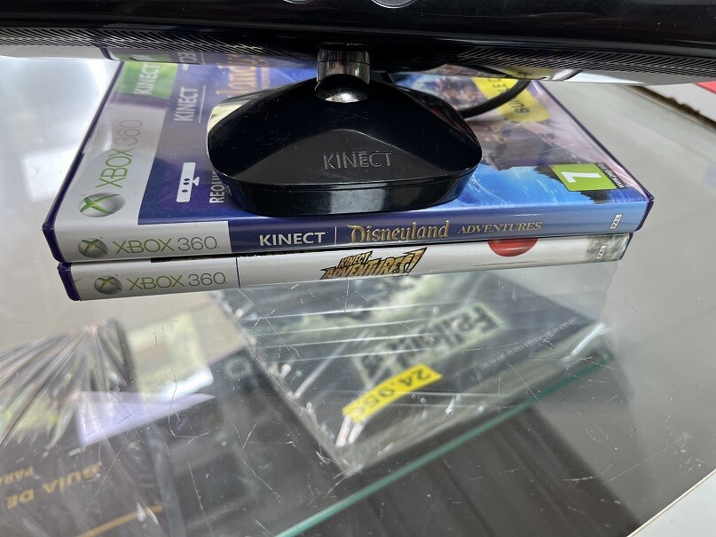 PACK KINECT CON 2 JUEGOS XBOX 360 FAT Y SLIM - USADO