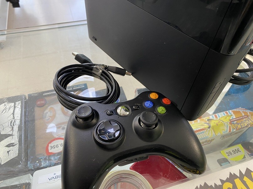 CONSOLA MICROSOFT XBOX 360 SLIM 20GB - USADO